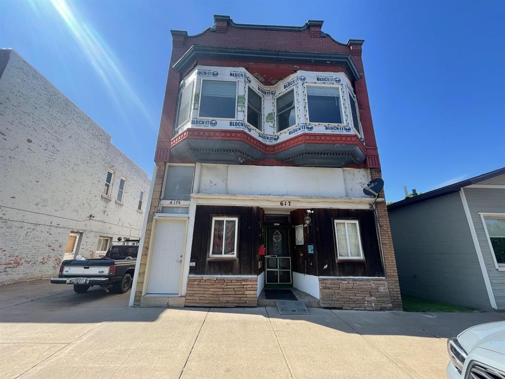 617 Main Street East - B