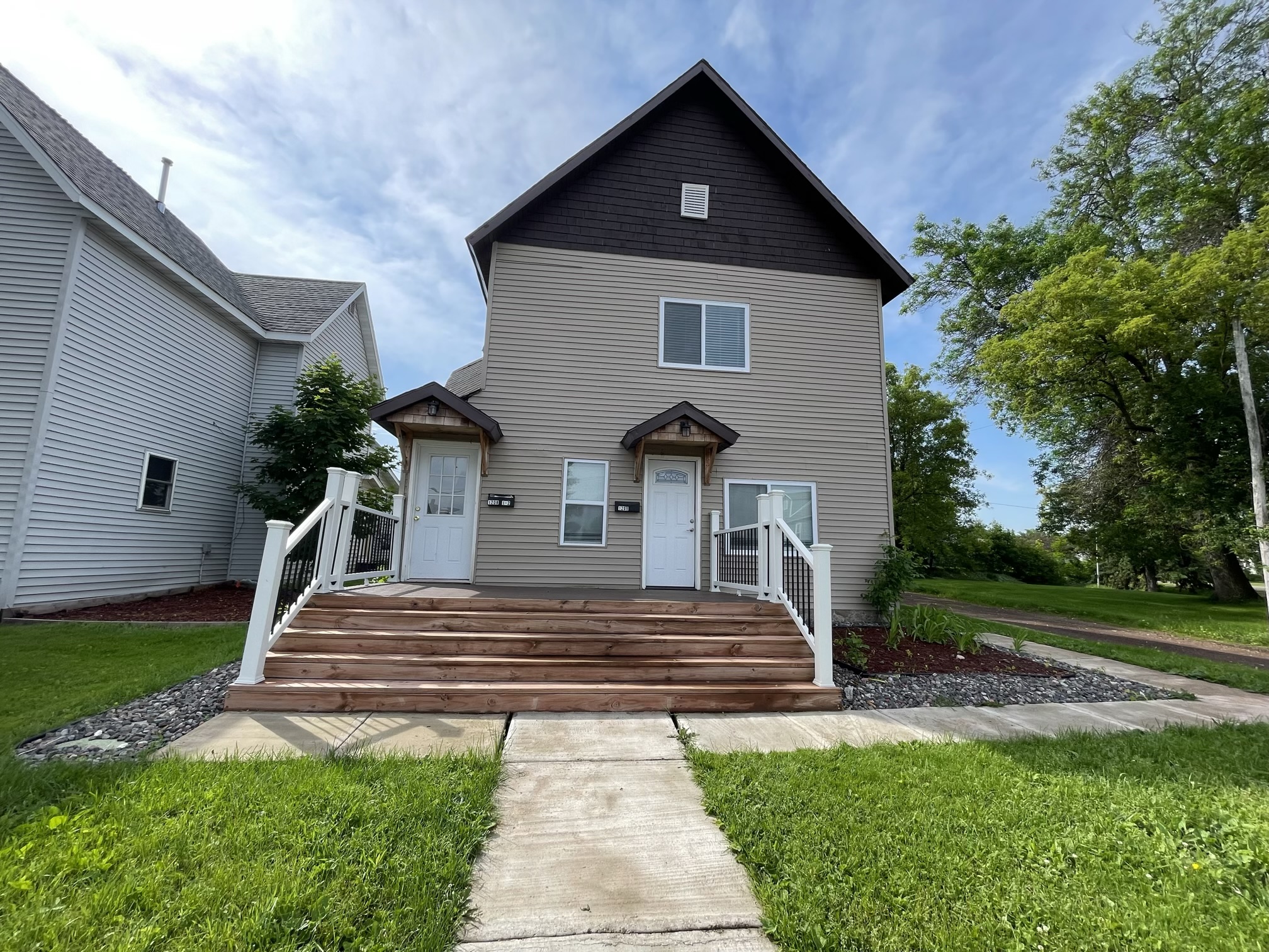 1208 Main Street West (Zunker) - 1